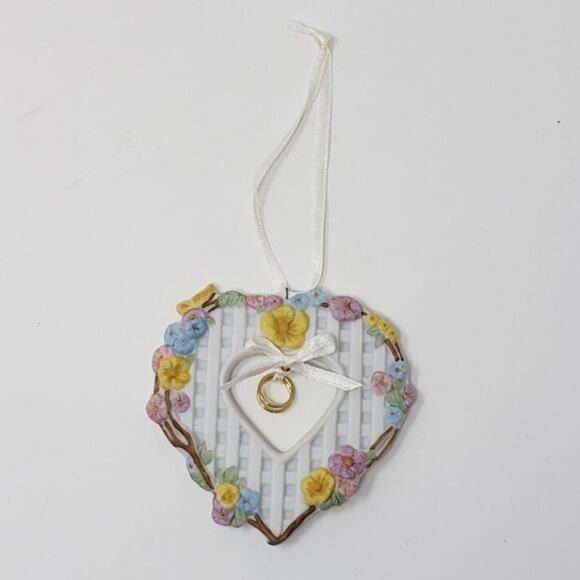 1999 Hallmark Wedding Memories Handcrafted Keepsake Easter Ornament - Picture 3 of 6